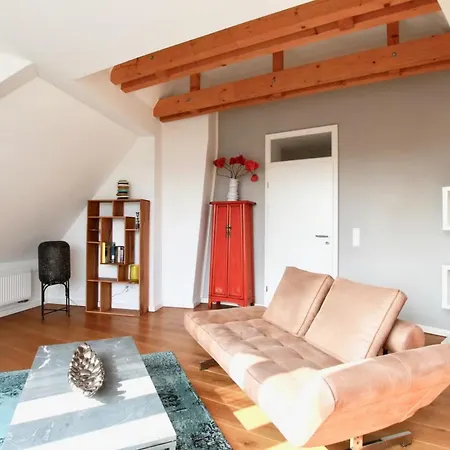 Grosse Dachgeschosswohnung Mit Balkon Im Belgischen Viertel * Köln