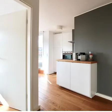 アパート Grosse Dachgeschosswohnung Mit Balkon Im Belgischen Viertel *